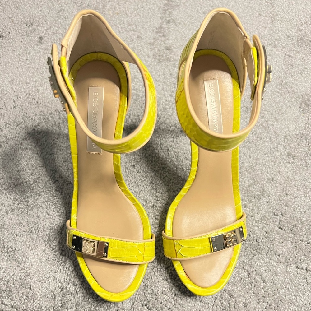 BCBG Lemongrass Plain Snake Heel 7M
